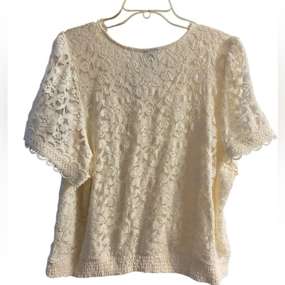 Torrid Ivory Lace Wrap Top 3X - Picture 6 of 11
